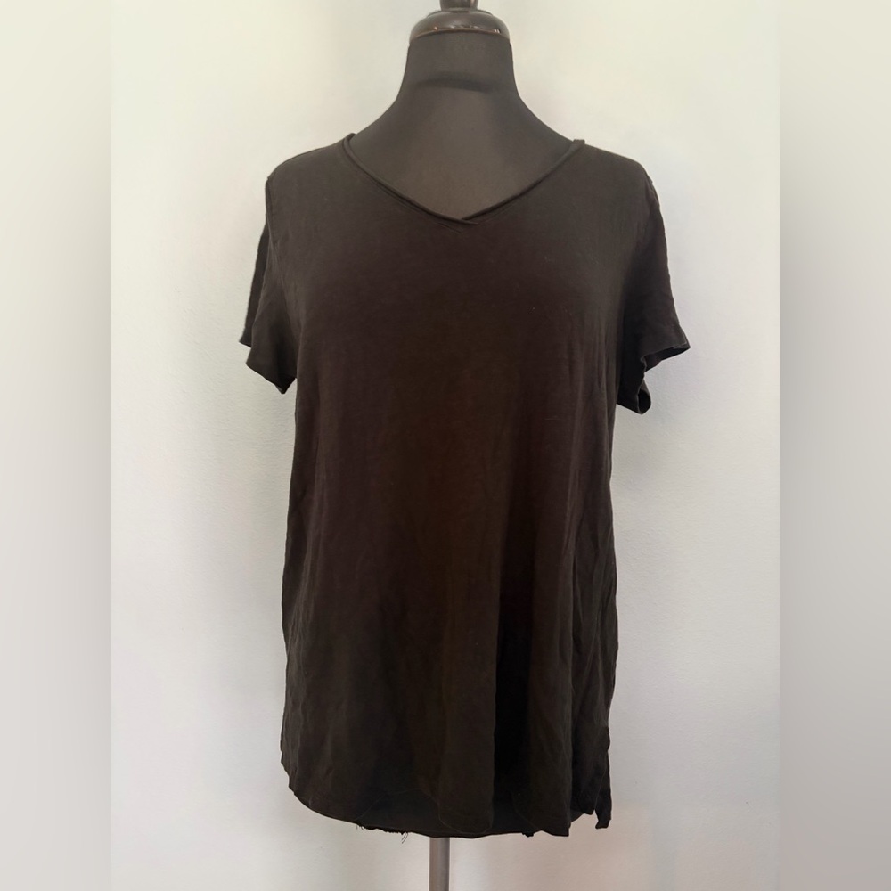 Eileen Fisher V-Neck Short Sleeve Tee in Dark Brown